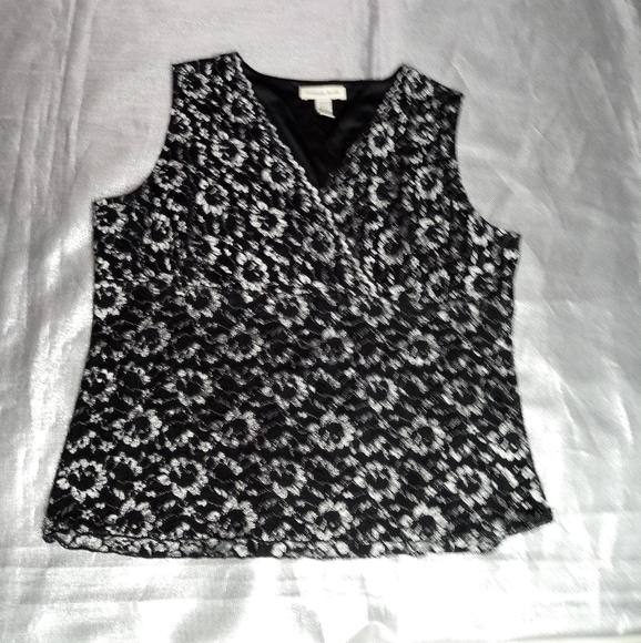 Amanda Smith Lace Top - Picture 3 of 7